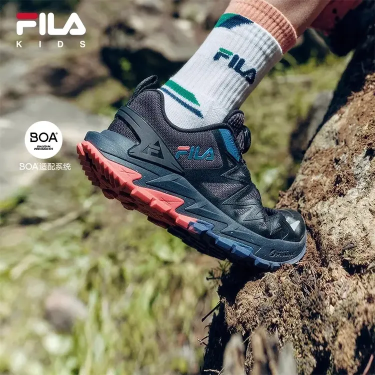 斐乐儿童【灵豹4】男女大童秋冬潮流户外防滑耐磨跑步鞋K15B532503