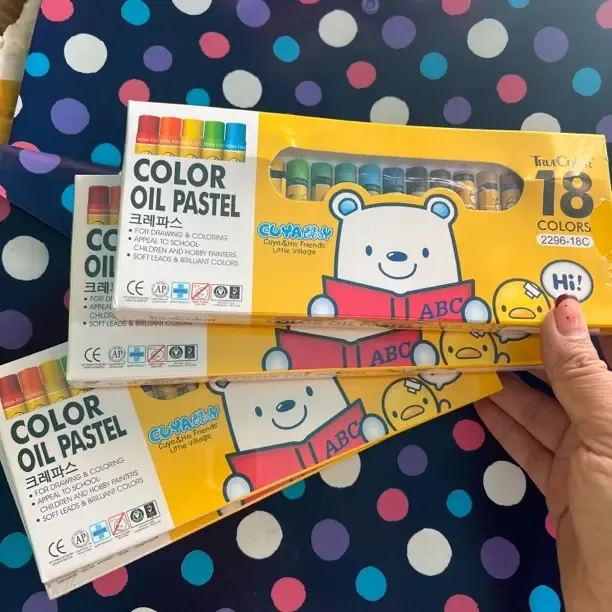 画画彩色蜡笔一盒适合幼儿园宝宝使用