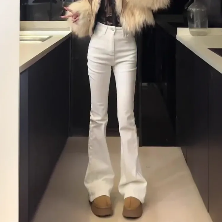 白色喇叭牛仔裤女秋冬款2025高腰紧身显瘦小个子微喇拖地马蹄裤子