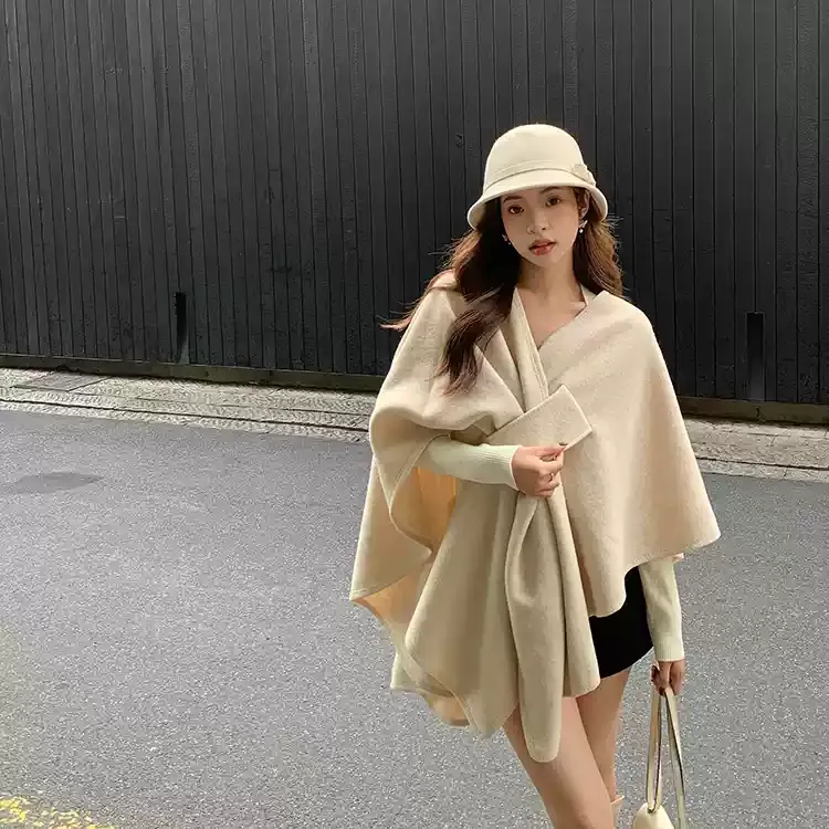 超美！保暖披肩斗篷秋冬新款千金高级感毛呢子交叉穿孔送女友礼物