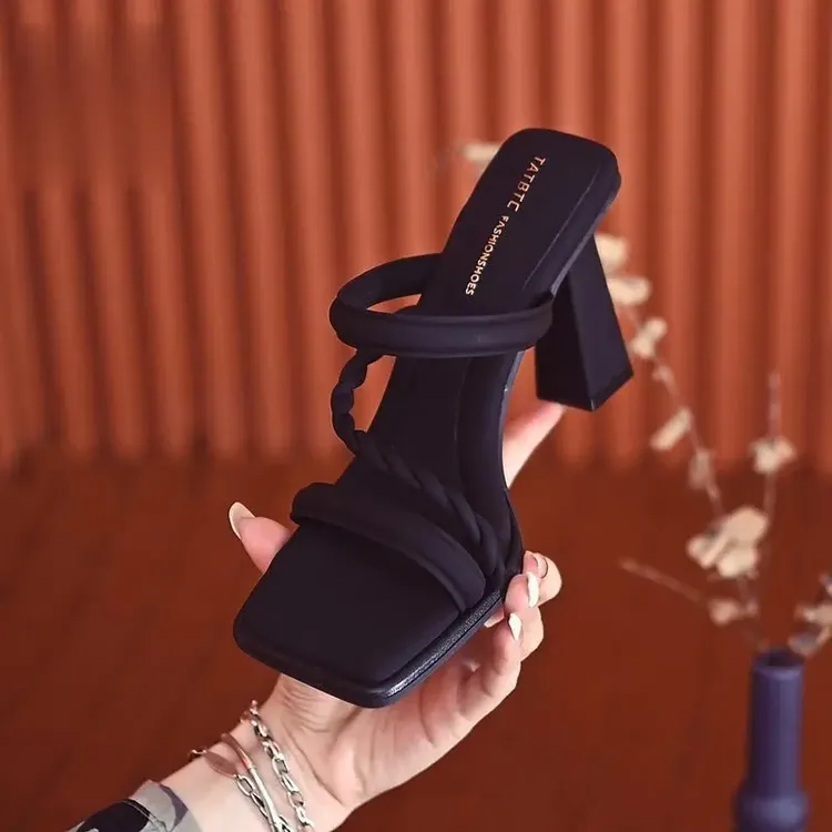 时尚外穿一字拖鞋女夏季百搭方跟高跟鞋2025年新款方头法式凉拖鞋