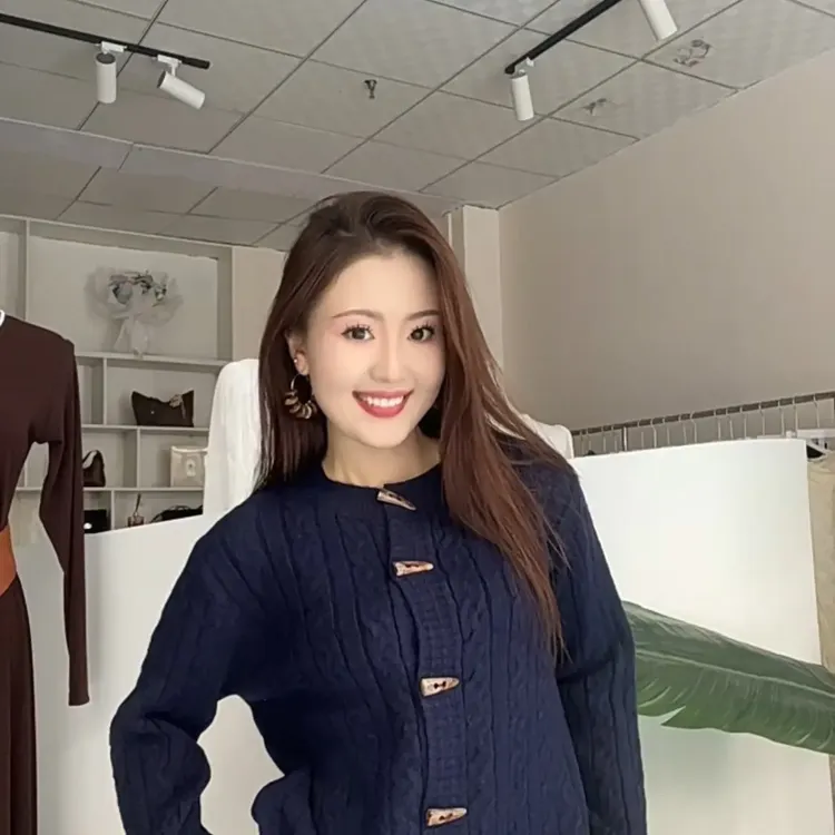 复古港味法式牛角扣麻花针织开衫秋冬女宽松外穿打底内