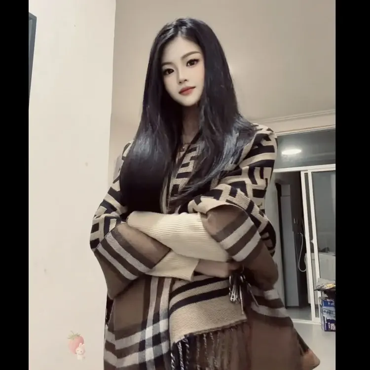 格纹撞色流苏围巾女冬季保暖百搭加厚围脖披肩两用韩版时尚气质