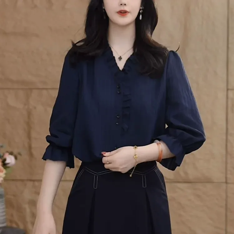 女士木耳边亚麻V领衬衫夏季2025新款时尚洋气减龄休闲高级感上衣