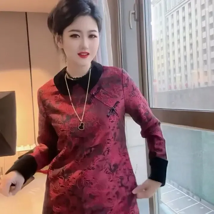 新中式时尚提花丝绒衬衫领斜排扣翻袖拼接中长连衣裙