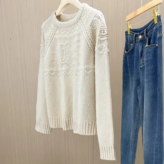 2024新款温柔气质套头圆领毛衣女秋冬时尚宽松韩版提花针织衫上衣