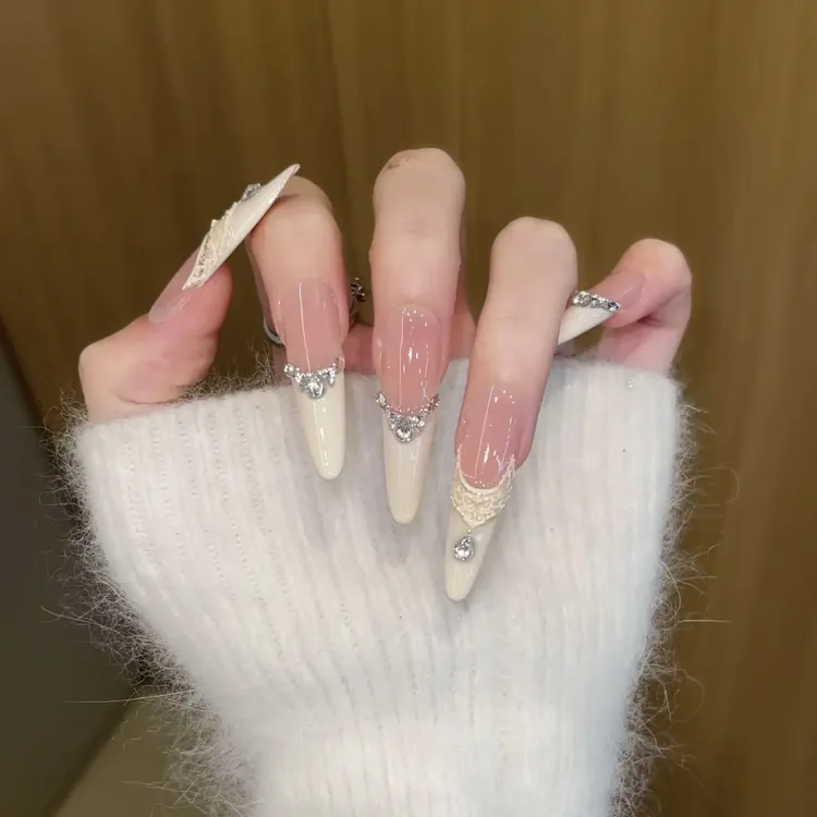 坠入爱河 中长款短款白色用品法式长穿戴美甲指甲片温柔手工冰透