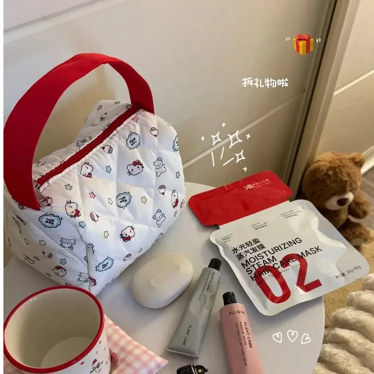 helloKitty可爱化妆包手拿包便携大容量收纳包洗漱包立体手提包女