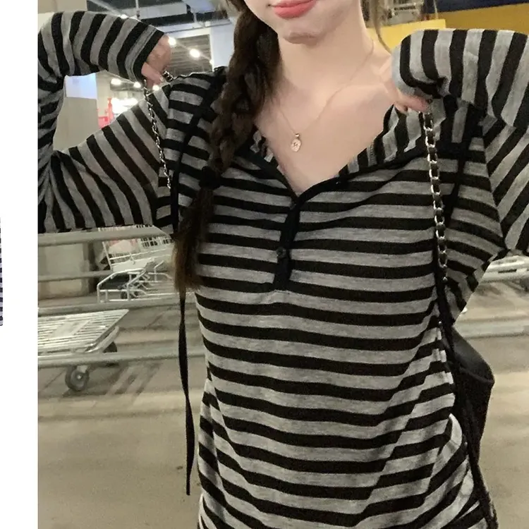 【现货+运费险补贴】设计女慵懒修身上衣复古休闲ins撞色条纹连帽
