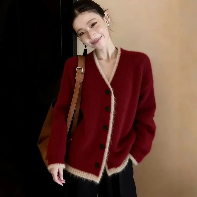 韩系高级感慵懒风V领单排扣长袖女2025冬季新款宽松简约气质上衣