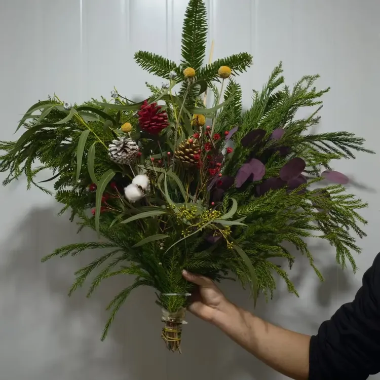 圣诞花束真绿植松树节日氛围花束云南基地直发可做干花家用插花