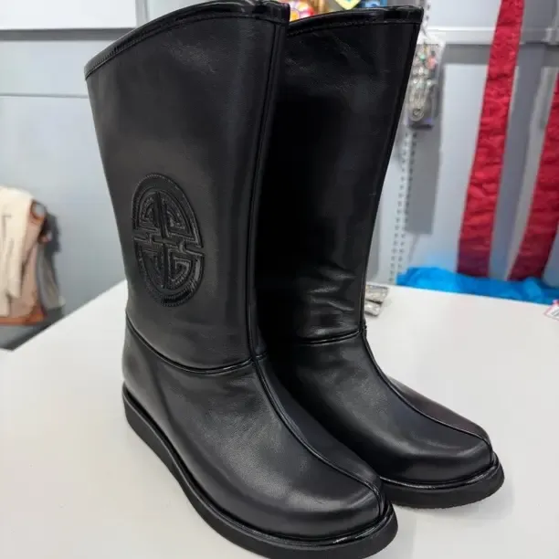 圆头民族风中帮薄款图腾马丁靴粒面皮套筒轻便骑士靴