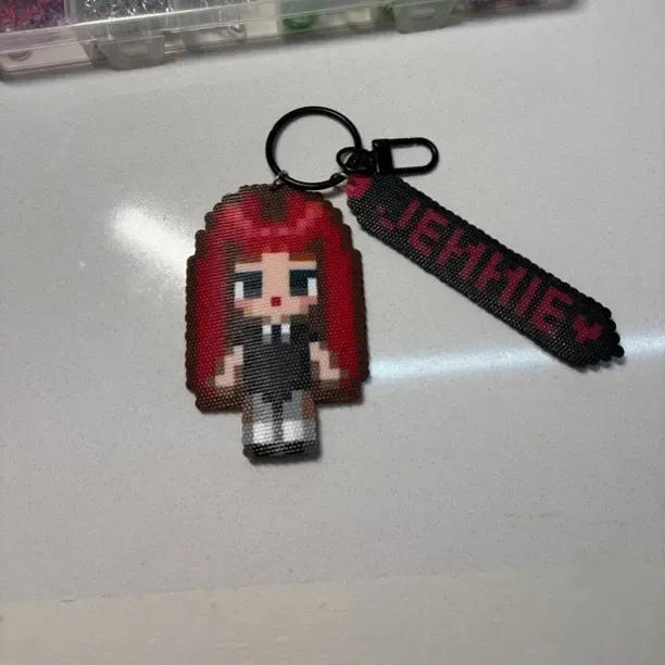 Jennie（红）成品拼豆挂件（送配套钥匙扣）手工制品默认微瑕介意慎拍