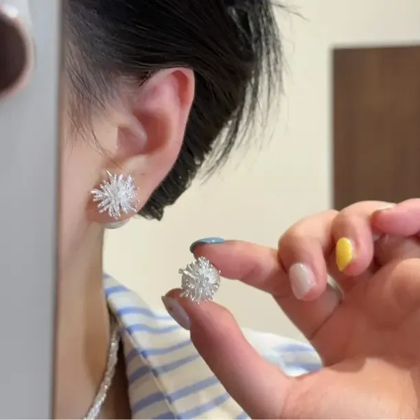 铜合金仿珍珠耳饰 新款设计感两戴烟花珍珠耳环百搭显瘦氛围感