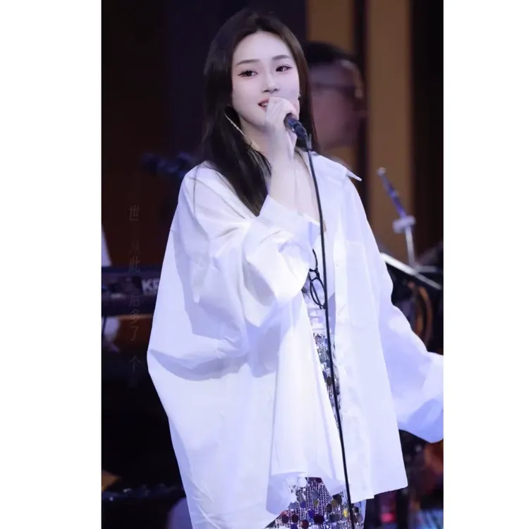 韩版气质小型新轻奢洋气宽松显瘦慵懒风白色衬衫女简约翻领衬衣潮