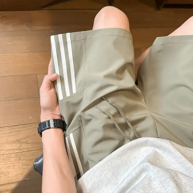 户外冰丝短裤男夏季薄款三条杠篮球运动裤衩潮牌透气外穿五分中裤