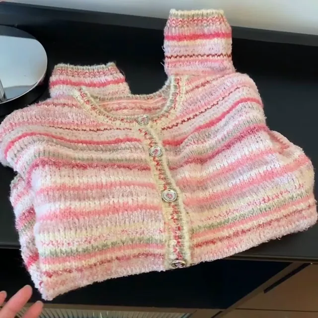 多巴胺亮色穿搭~气质小香风粉色针织开衫外套女冬季软糯宽松上衣