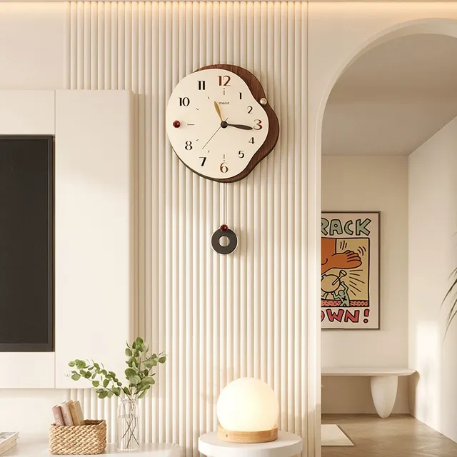 挂钟客厅2025新款家用现代简约时钟挂墙表网红奶油创意钟表免打孔