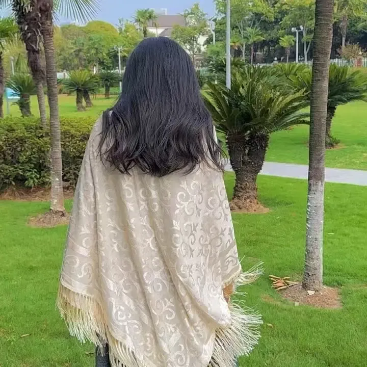 新疆包邮新款民族风气质优雅丝绒旗袍披肩百搭方巾保暖空调披肩