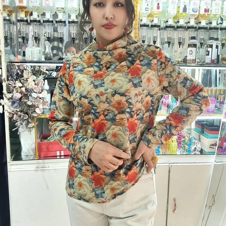 新款加绒加厚碎花中老年女装打底衫秋冬洋气保暖显瘦
