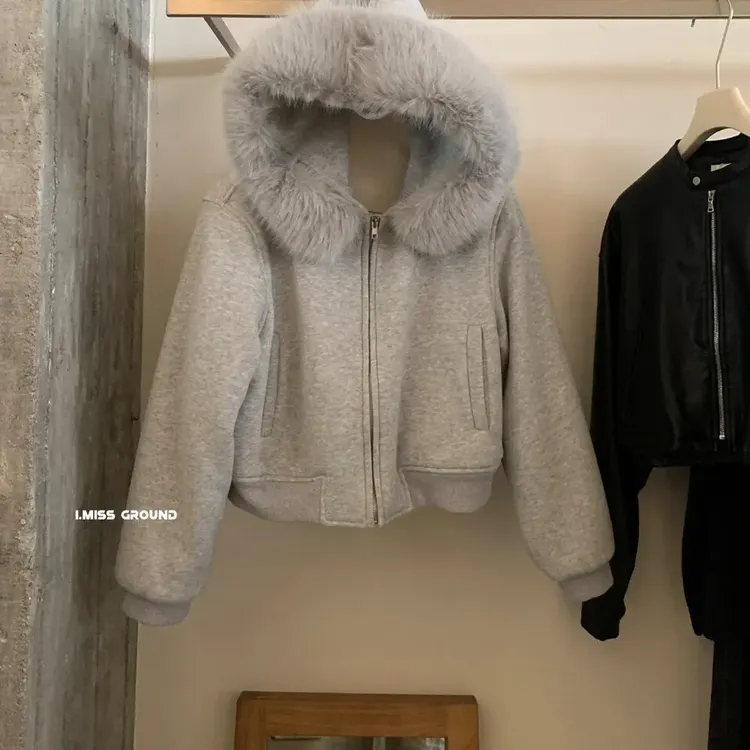 大毛领加厚内里连帽短外套冬季可拆卸毛领保暖拉链设计外套