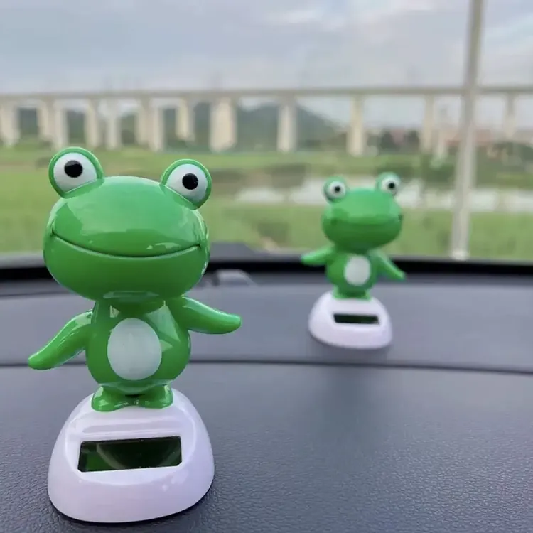 【现货】车载太阳能青蛙摆件汽车内饰装饰车顶车尾后备箱摇摆青蛙