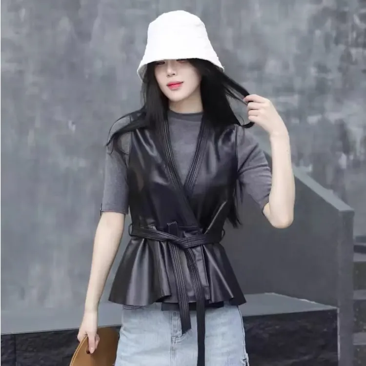 修身马甲女短款2025秋季新款绵羊皮V领外搭坎肩真皮黑色显瘦外套
