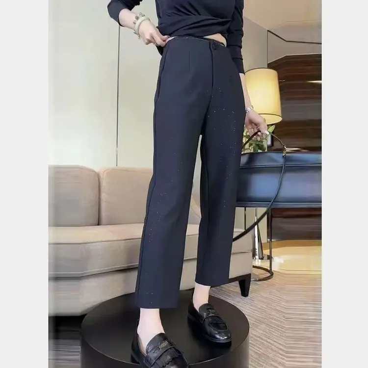 秋季新款时尚休闲裤女2025大码宽松显瘦遮肉设计感九分直筒休闲裤