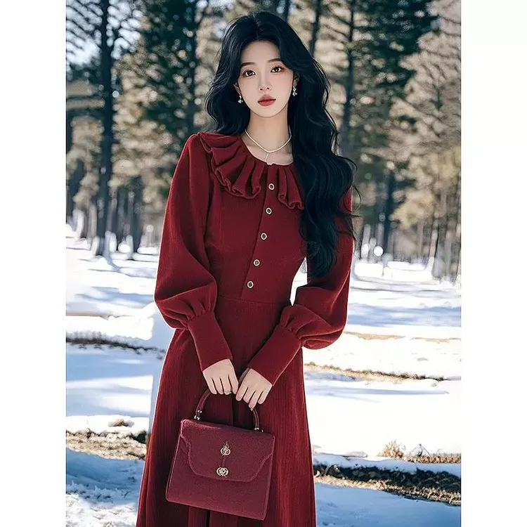 今年流行的漂亮红色灯芯绒连衣裙女秋冬小香风新年会礼服内搭裙子