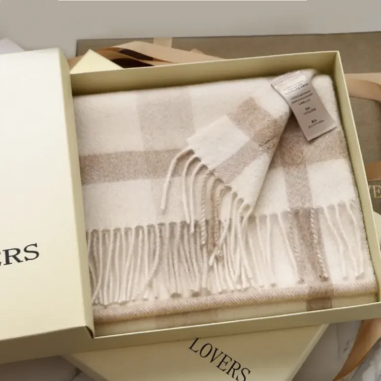 2026生日礼物送女友纯羊毛女款围巾围脖送闺蜜老婆高端大气礼盒装