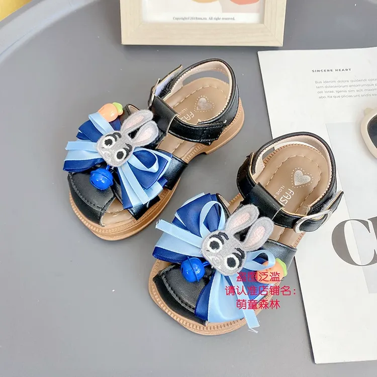 儿童凉鞋夏季新款卡通警官兔罗马鞋包头防撞中大童女魔术贴沙滩鞋