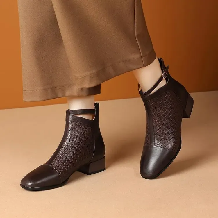 透气英伦风小牛皮短靴女年女靴新款百搭方跟单中跟大码短筒女鞋子