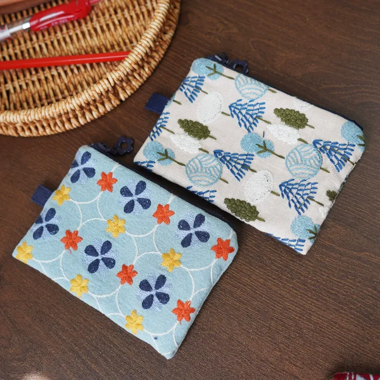 原创刺绣卡包女2025新款高级感小众设计手拿零钱包便携式YKK拉链
