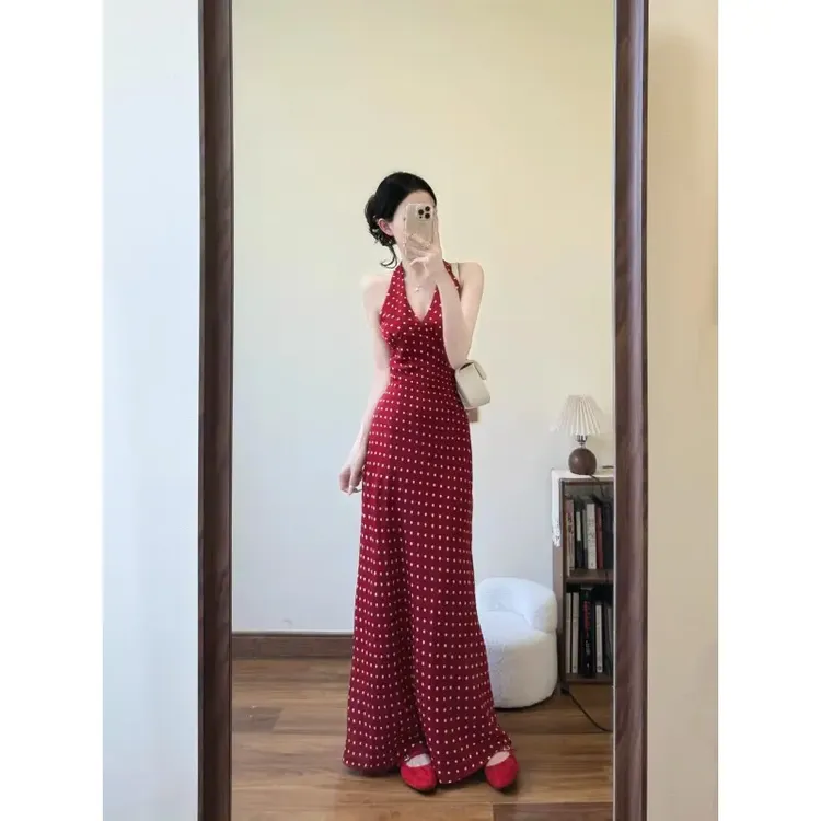 出游服装女时尚休闲气质波点印花挂脖V领连衣裙韩系收腰显瘦裙子