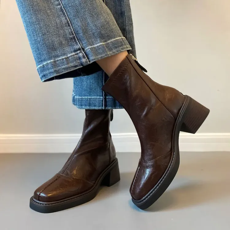 静音底复古高跟女方头小众切尔西靴新款冬季保暖粗跟弹力瘦瘦靴