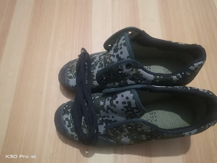 打工军训迷彩鞋，有系鞋带的有一脚蹬，防臭，耐穿耐磨，不开胶不断底