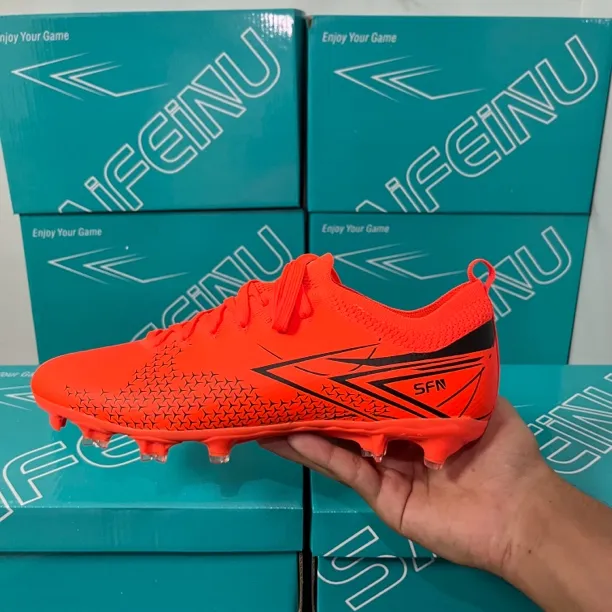 24（新款）专业耐磨高性能足球鞋