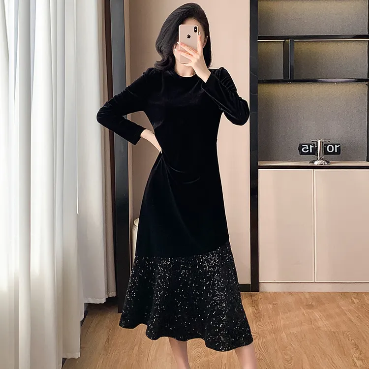 高端气质大码宽松显瘦黑色连衣裙女新款赫本风丝绒亮片拼接鱼尾裙