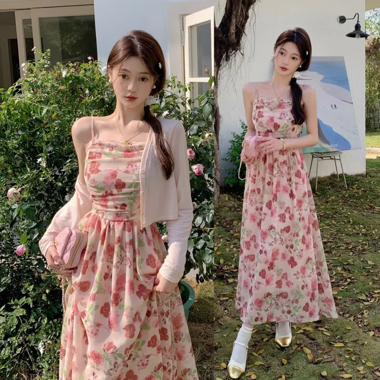 法式碎花吊带连衣裙女2025新款春秋小个子穿搭温柔风海边度假长裙