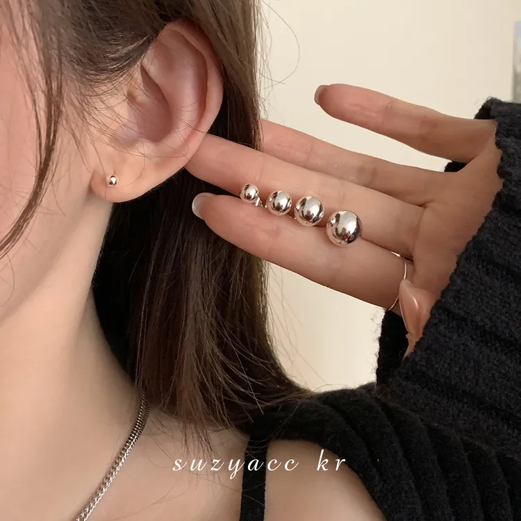 Suzyacc Kr 合金耳饰 小众气质ins小银球耳钉春夏基础百搭女E2168