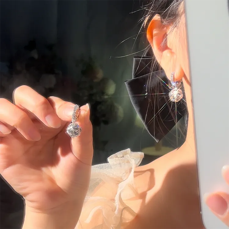 铜合金耳饰 超闪高级精致钻球耳环轻奢显瘦时尚百搭满钻耳饰耳扣