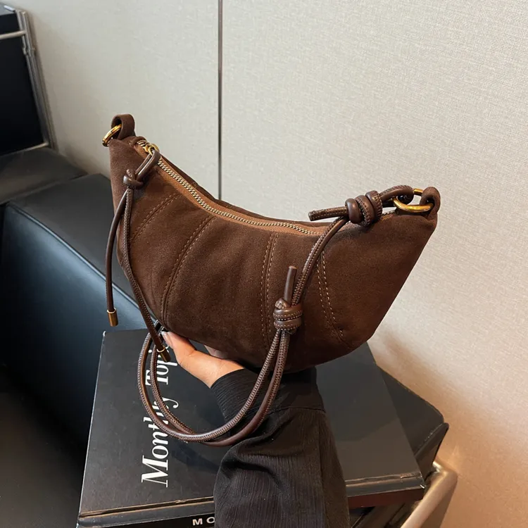 高级感小众设计包包女2025新款时尚复古牛角包可颂包百搭斜挎包