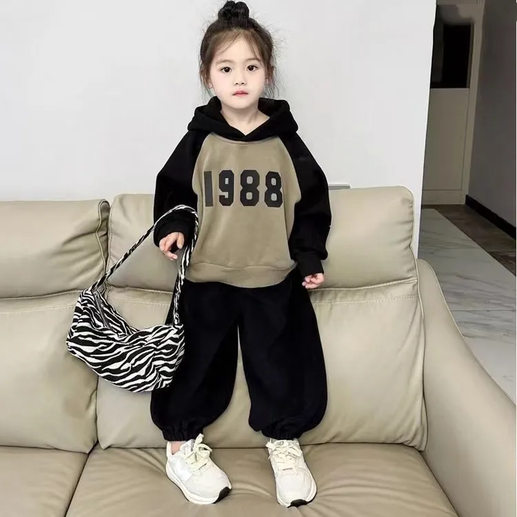 女童宝宝运动套装2025春秋新款连帽卫衣洋气儿童加绒上衣两件套潮