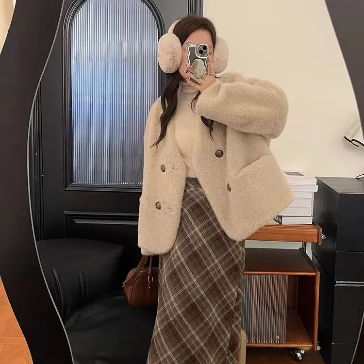 高奢质感丰盈欧貂绒冬季V领毛绒外套