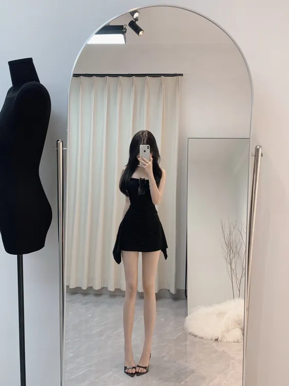 带胸垫纯欲褶皱掐腰辣妹修身百搭显瘦A字鱼尾抹胸连衣裙短裙子