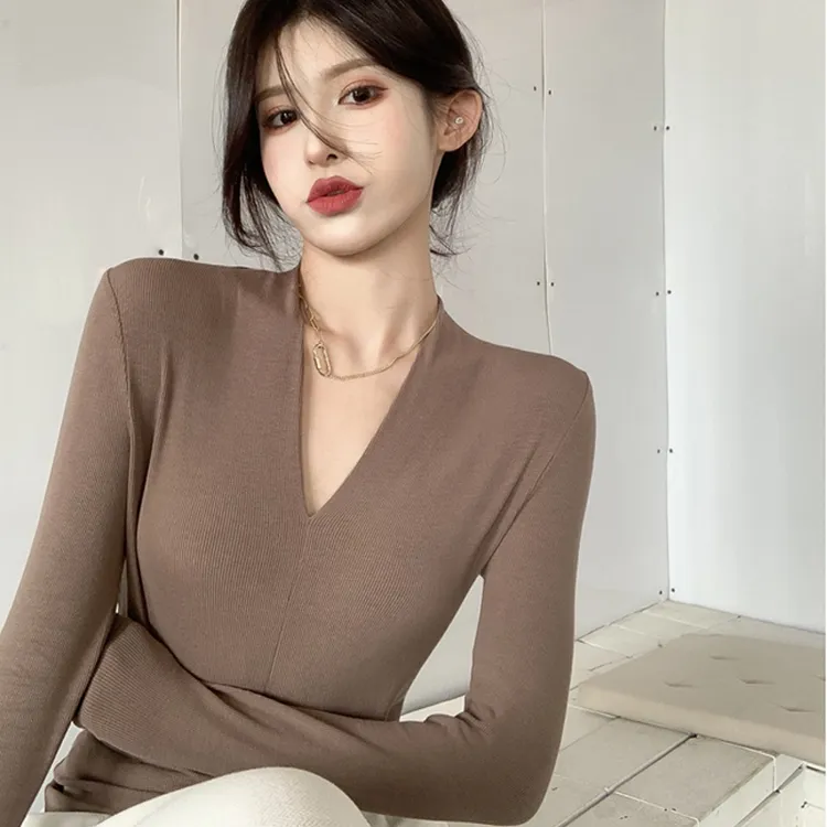 V领打底衫女初秋冬洋气修身显瘦黑色T恤低领长袖纯色内搭紧身上衣