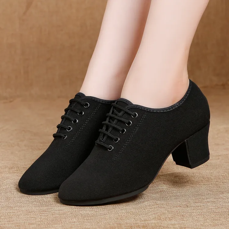 舞蹈鞋室外穿女士四季带跟软底交谊广场舞牛津拉丁牛津布