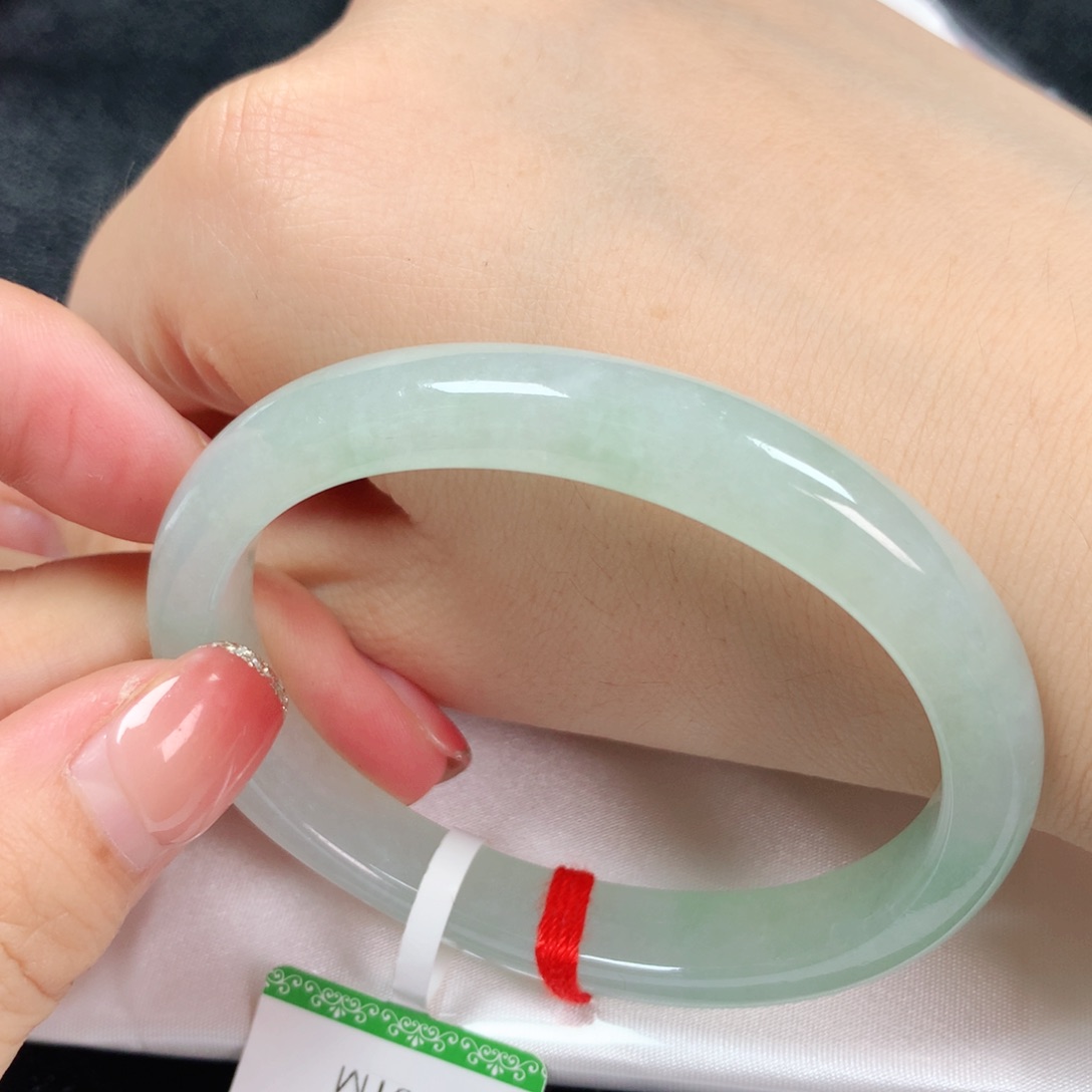 【闪购商品】翡翠手镯未镶嵌53贵妃