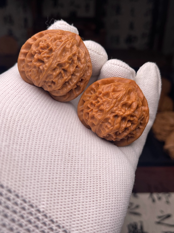 1105005全品无修小桃心桩宫灯狮子头文玩核桃 尺寸:边37肚34高34