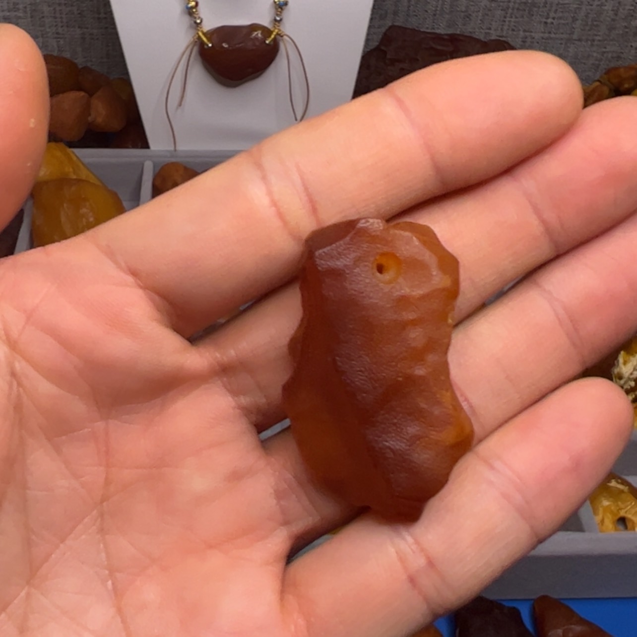 【闪购商品】琥珀颈饰未镶嵌